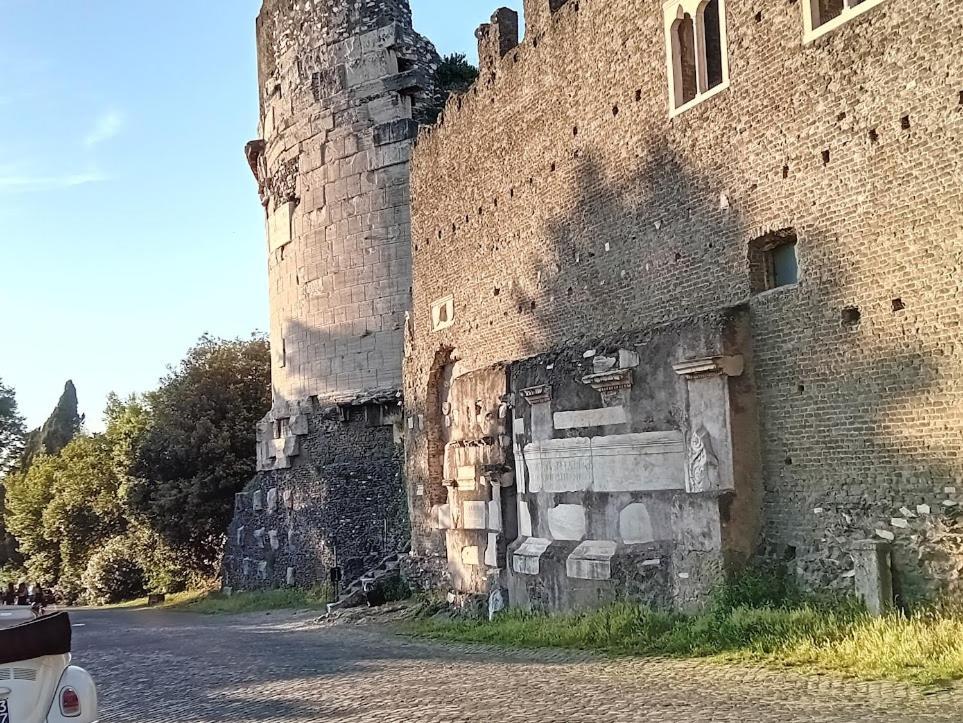 Ferienwohnung Loft Appia Antica Donna Eugenia Rom Exterior foto